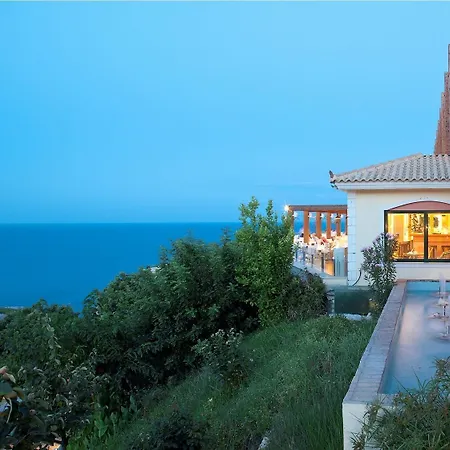 Apostolata Island & Station touristique 4*