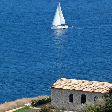 Station touristique Apostolata Island &