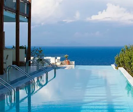 Resort Louis Apostolata Island