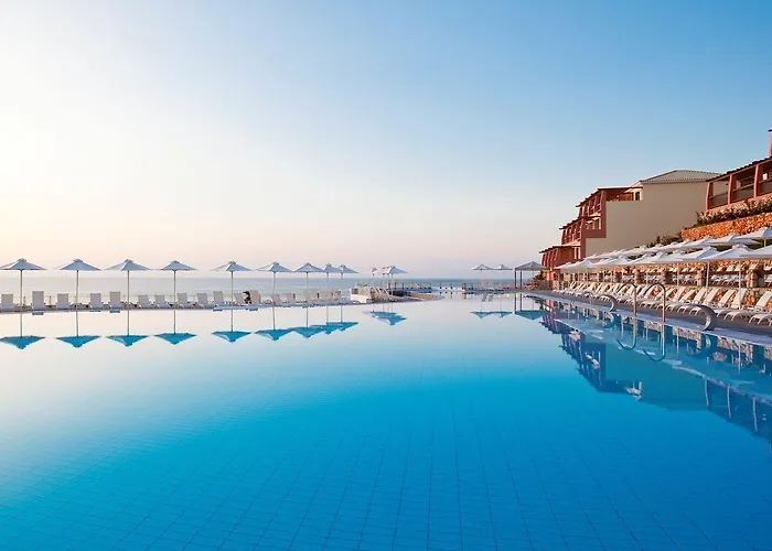 Louis Apostolata Island Station touristique Eleios-Pronnoi
