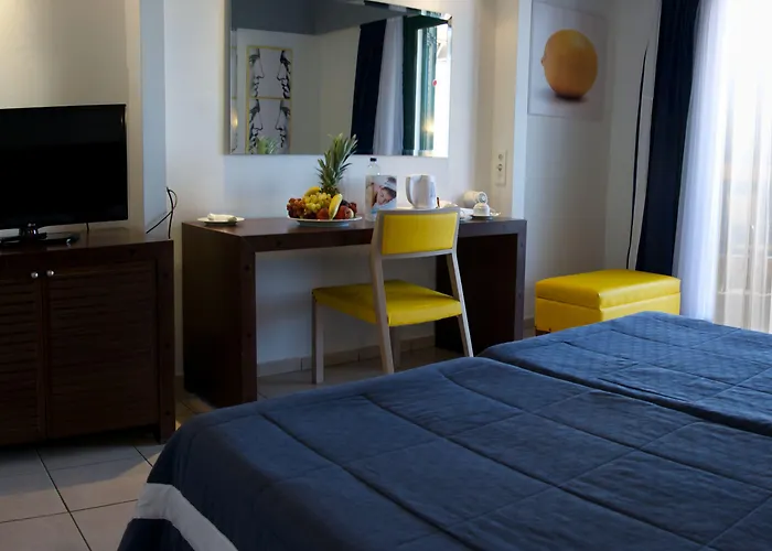 Semesteranläggning (resort) Louis Apostolata Island