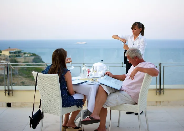 Louis Apostolata Island Semesteranläggning (resort)