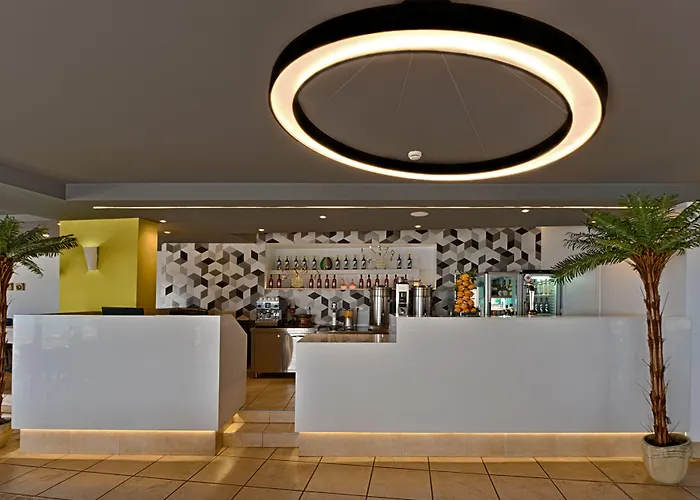 Louis Apostolata Island Station touristique 4*