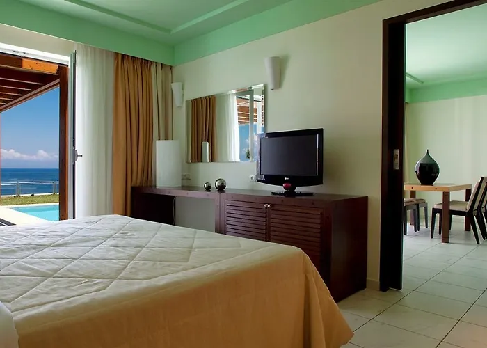 Louis Apostolata Island